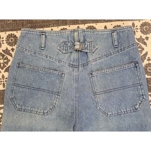 VNT calvin Klein 90s style mom jeans with back cinch belt no size tag